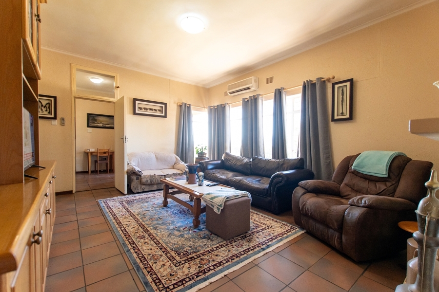 4 Bedroom Property for Sale in Ongegund Village Western Cape